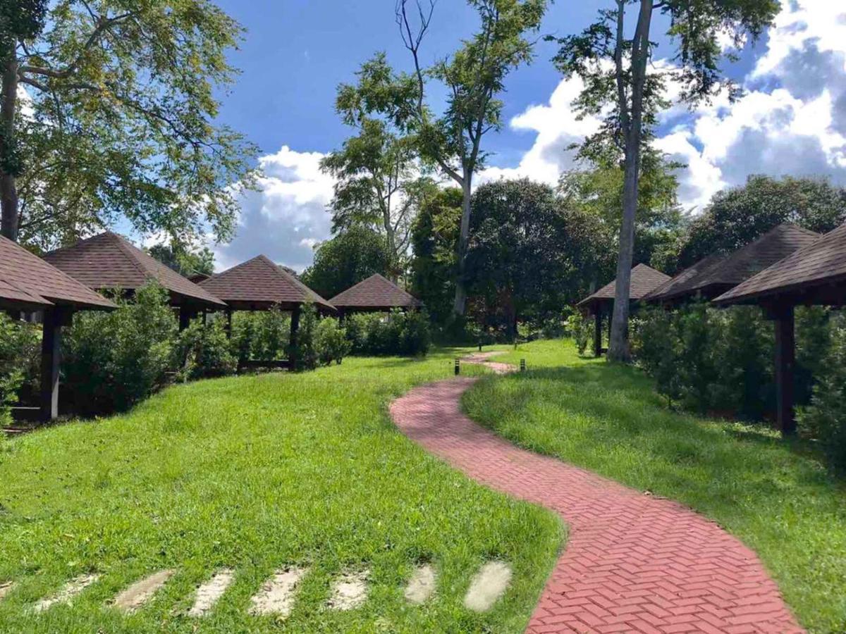 Crusoe Cabins Costa Azalea Samal Exterior photo
