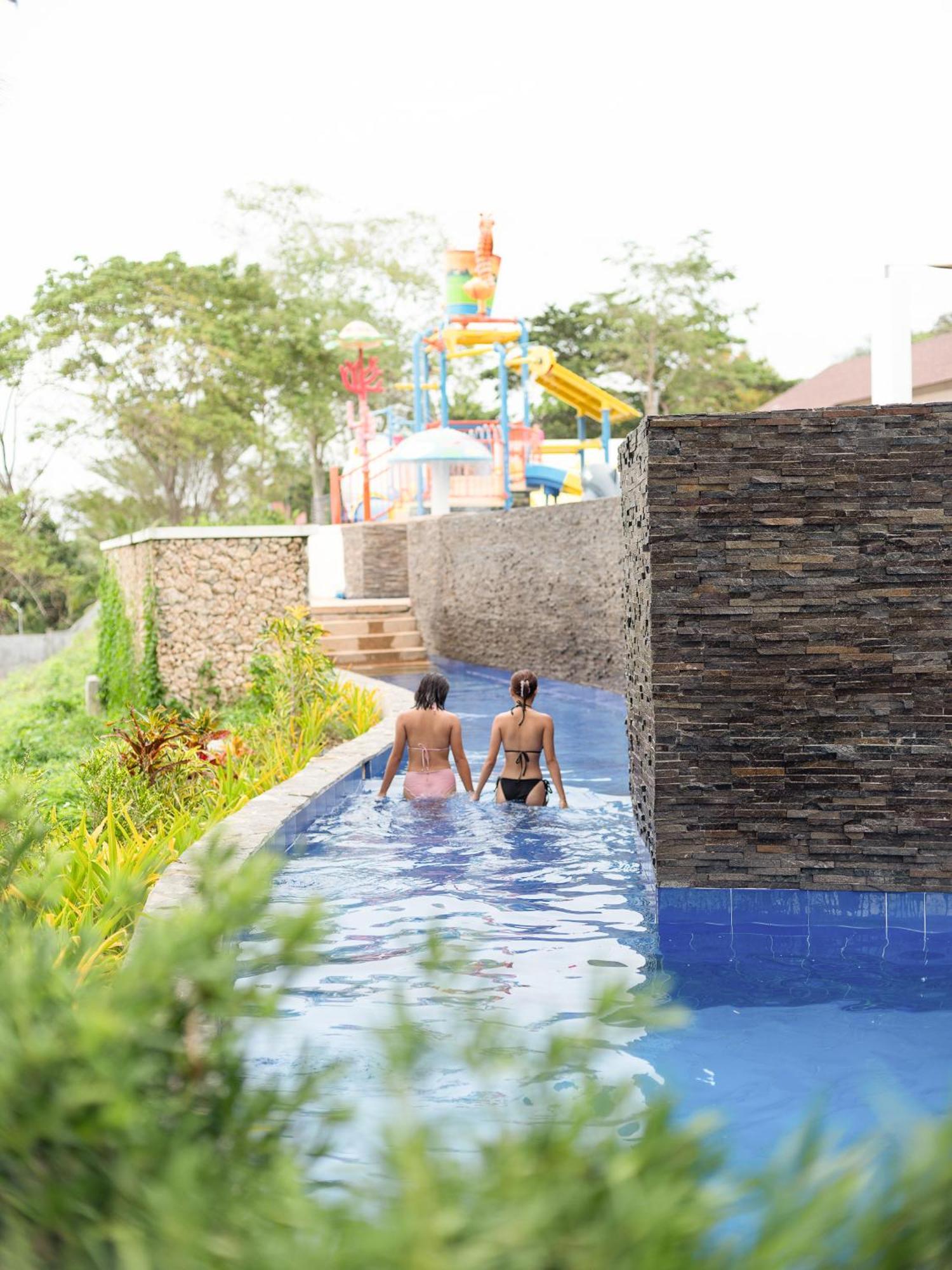 Crusoe Cabins Costa Azalea Samal Exterior photo