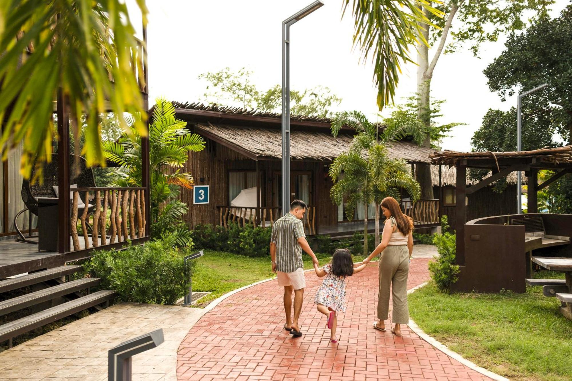 Crusoe Cabins Costa Azalea Samal Exterior photo
