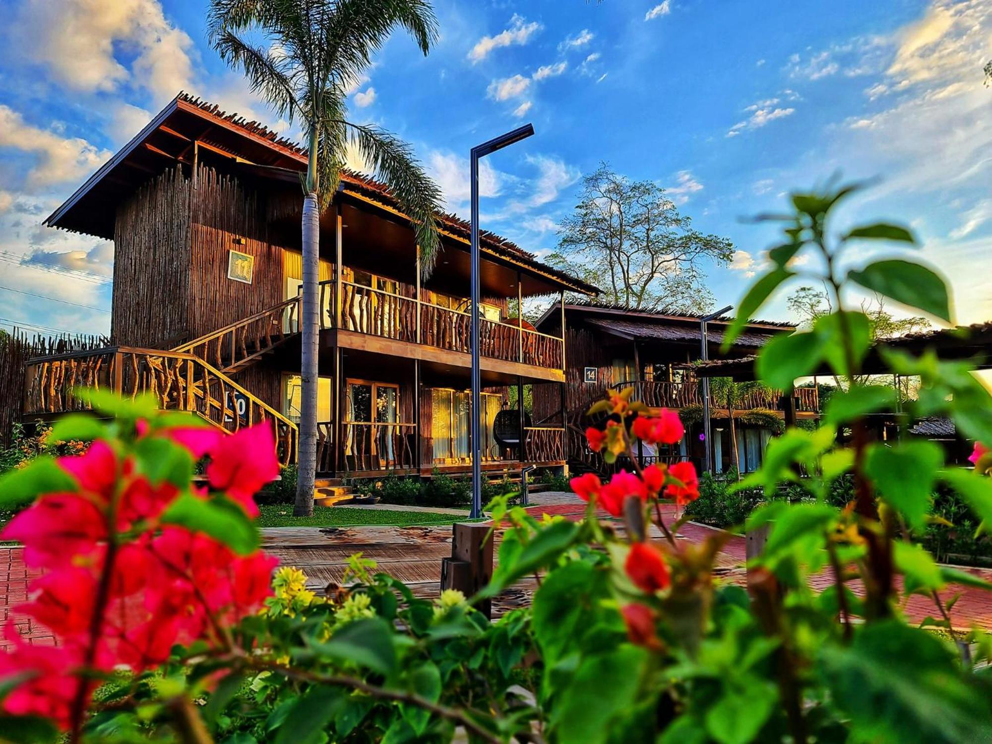 Crusoe Cabins Costa Azalea Samal Exterior photo